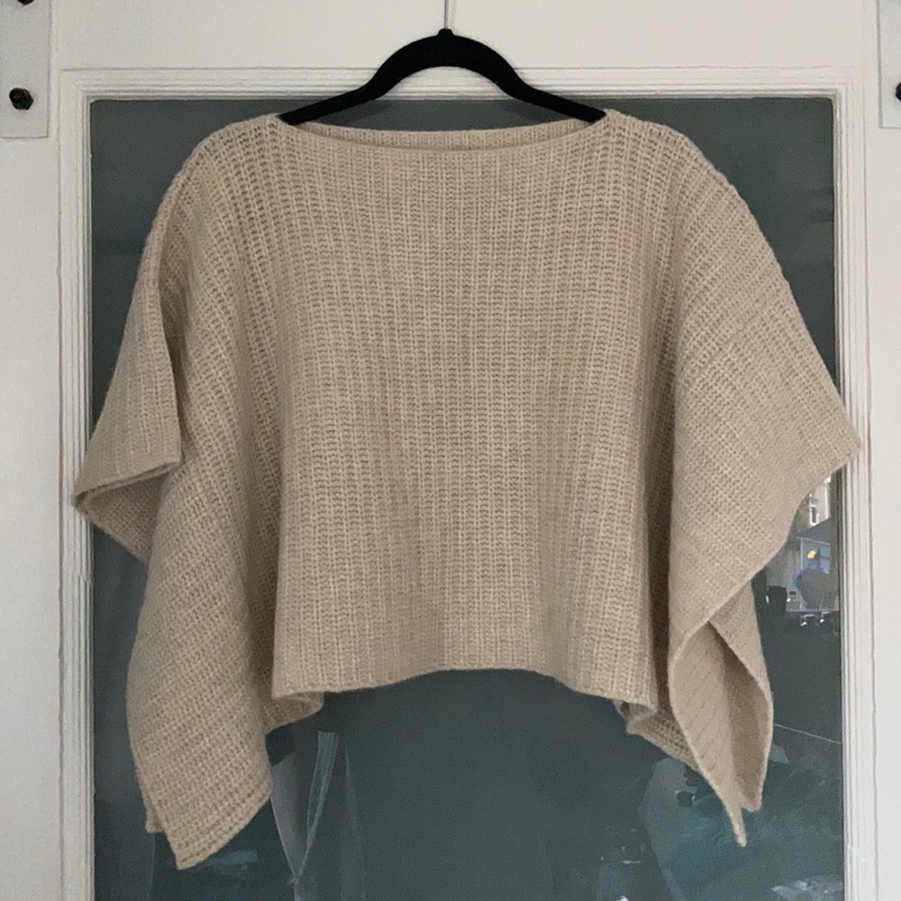 Henri Bendel ribbed cashmere cape